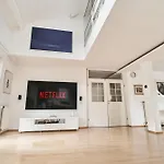 Matic Spacious Modern Apartment